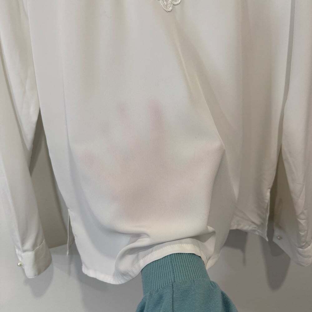 Kathy Che Vintage Pure White Blouse with High Neck and Elegant Lace Detail - Picture 5 of 16
